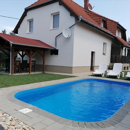 Villa Lili Apartments Balatonkeresztur Exterior photo